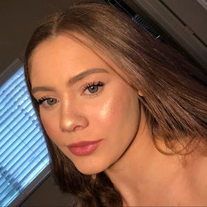 Meet your Posher, Amara